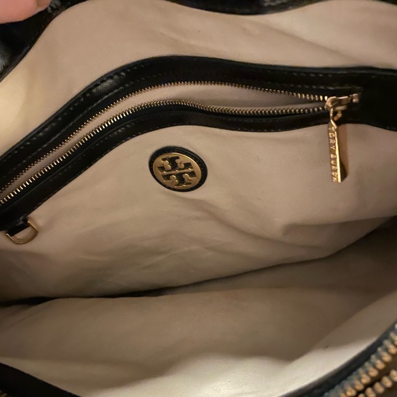 Tory Burch Tote Bag - Black Patent Leather Large - Picture 7 of 9